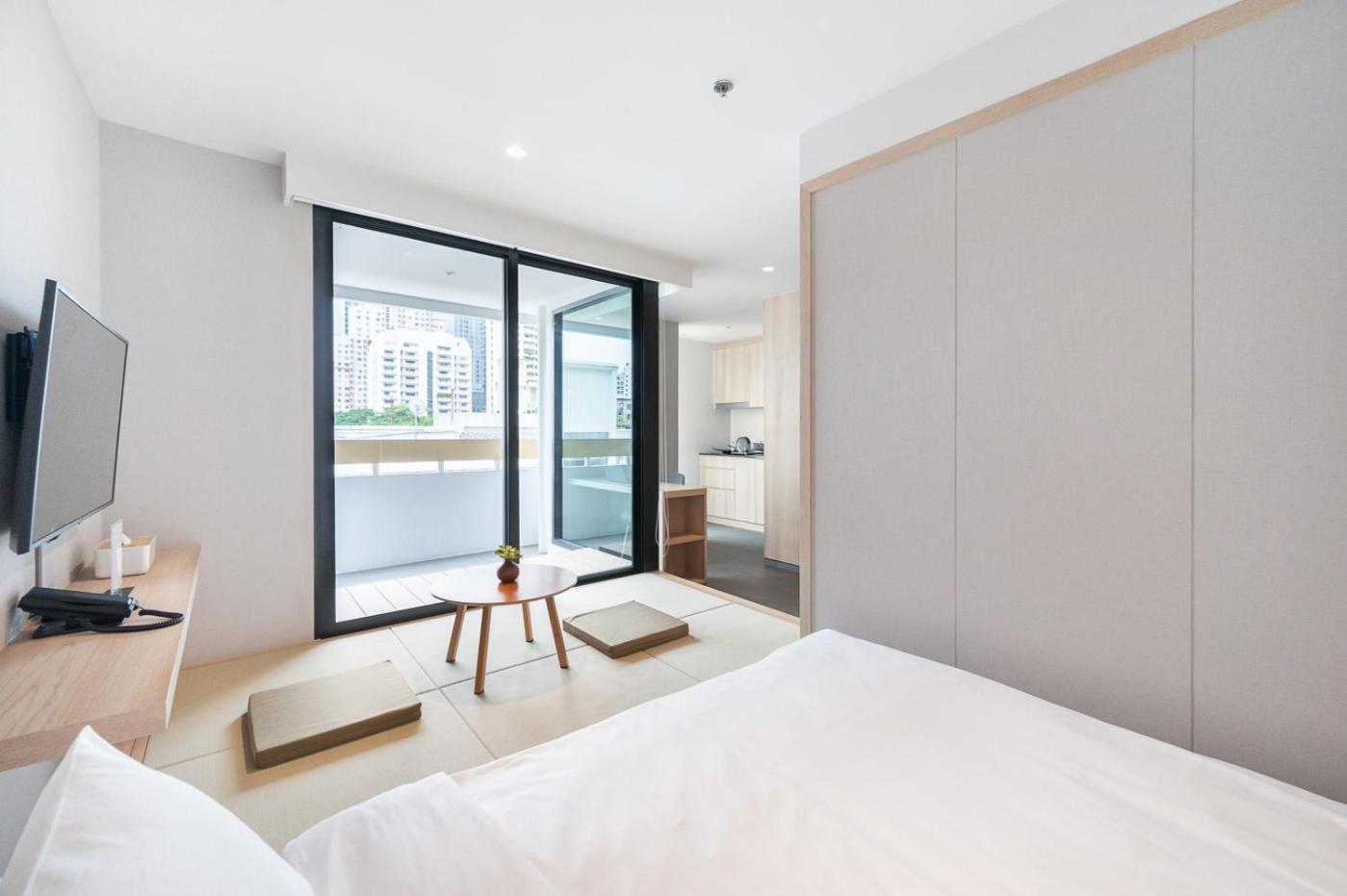 Livezen Bangkok Sukhumvit 호텔 외부 사진