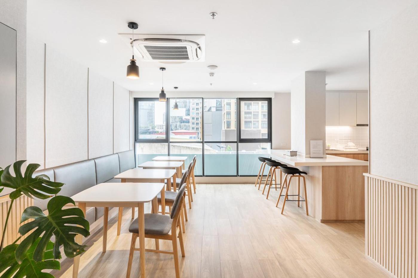 Livezen Bangkok Sukhumvit 호텔 외부 사진